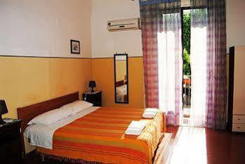 B&B Massimo Centro 카타니아 외부 사진